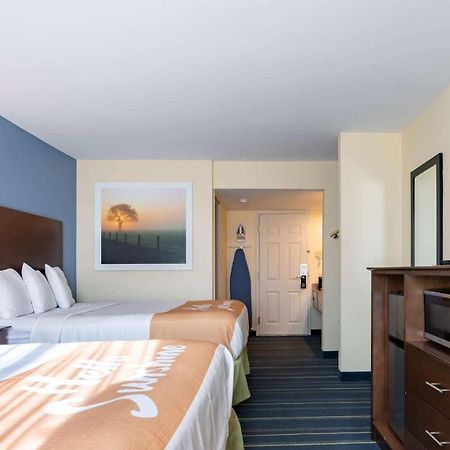 Days Inn By Wyndham Hartford/Closest Downtown Экстерьер фото