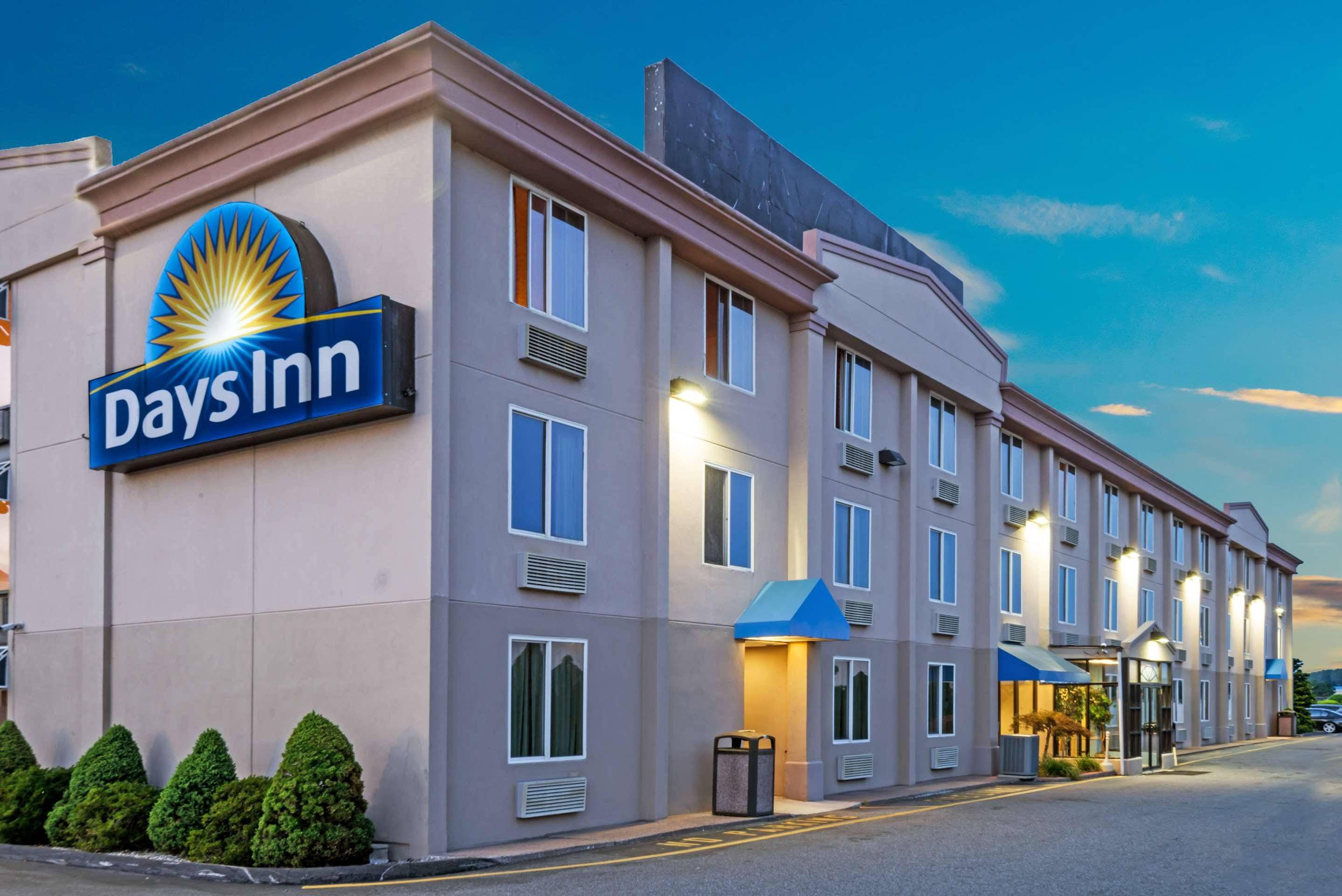 Days Inn By Wyndham Hartford/Closest Downtown Экстерьер фото